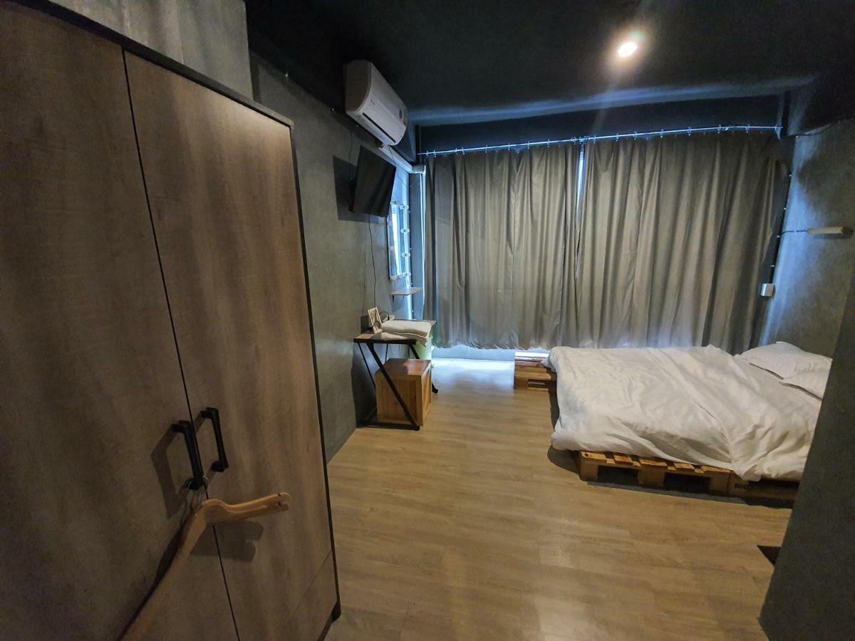 The Beds Ever Hostel (Adults Only) Bangkok Kültér fotó